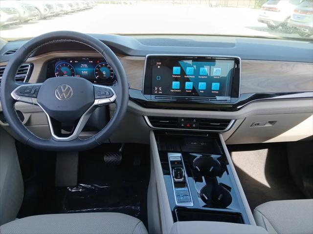 2026 Volkswagen Atlas SE with Technology