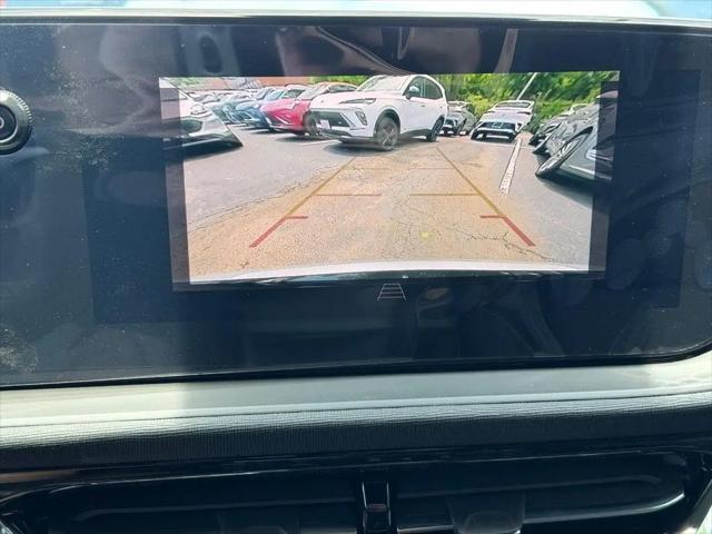 2026 Buick NV Sport Touring FWD