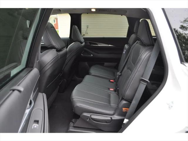 2025 INFINITI QX60 LUXE