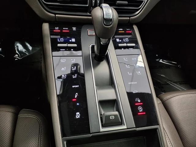 2023 Porsche Macan T