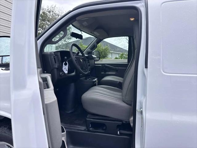 2026 Chevrolet Express Cargo Van 2500 Regular Wheelbase, WT, RWD