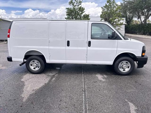 2026 Chevrolet Express Cargo Van 2500 Regular Wheelbase, WT, RWD