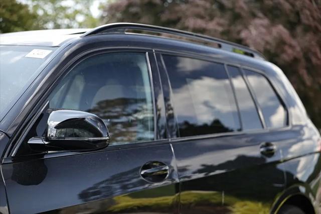 2027 BMW X7 M60i
