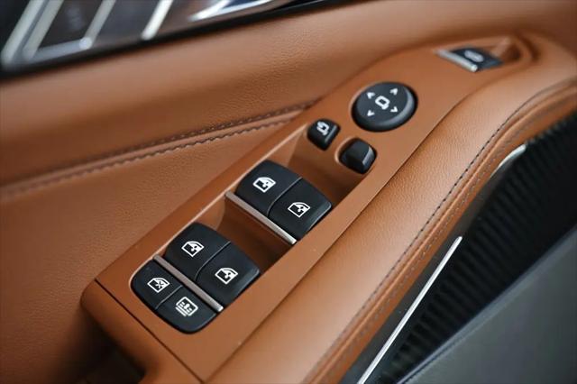 2027 BMW X7 M60i