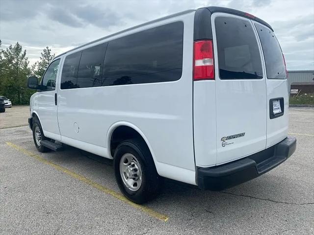 2023 Chevrolet Express Passenger RWD 2500 Regular Wheelbase LS