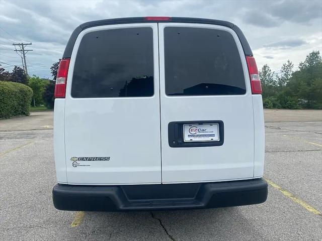 2023 Chevrolet Express Passenger RWD 2500 Regular Wheelbase LS