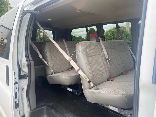 2023 Chevrolet Express Passenger RWD 2500 Regular Wheelbase LS