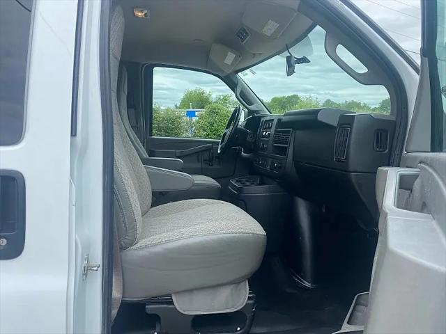 2023 Chevrolet Express Passenger RWD 2500 Regular Wheelbase LS