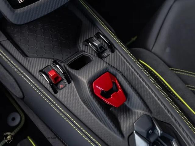 2025 Lamborghini Revuelto Revuelto