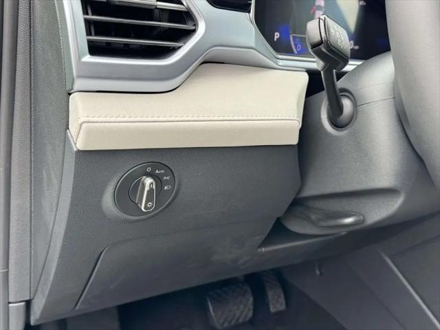 2026 Volkswagen Taos SE