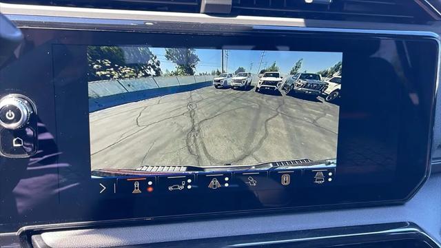 2026 GMC Sierra 2500HD Crew Cab, Standard Bed, AT4, 4WD
