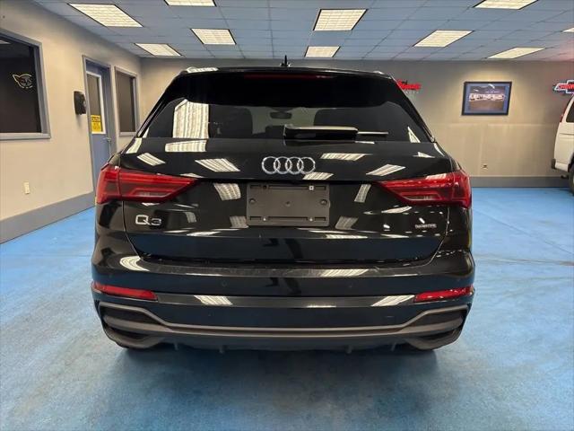 2025 Audi Q3 Premium 45 TFSI S line quattro Tiptronic