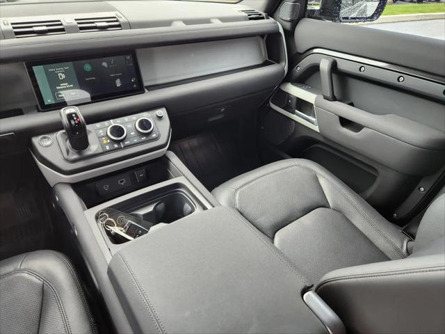2023 Land Rover Defender 110 SE