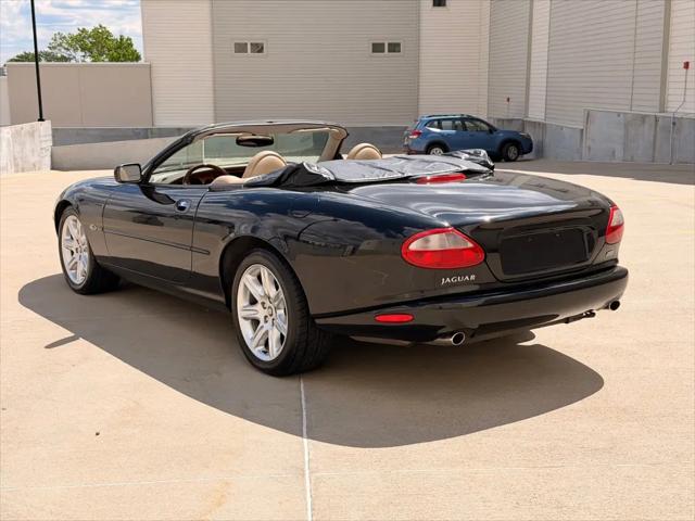 2000 Jaguar XK8 Standard