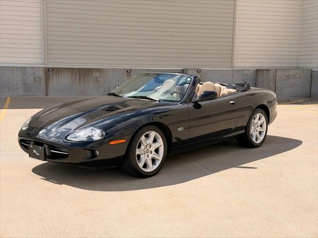 2000 Jaguar XK8 Standard