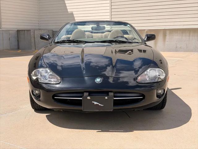 2000 Jaguar XK8 Standard