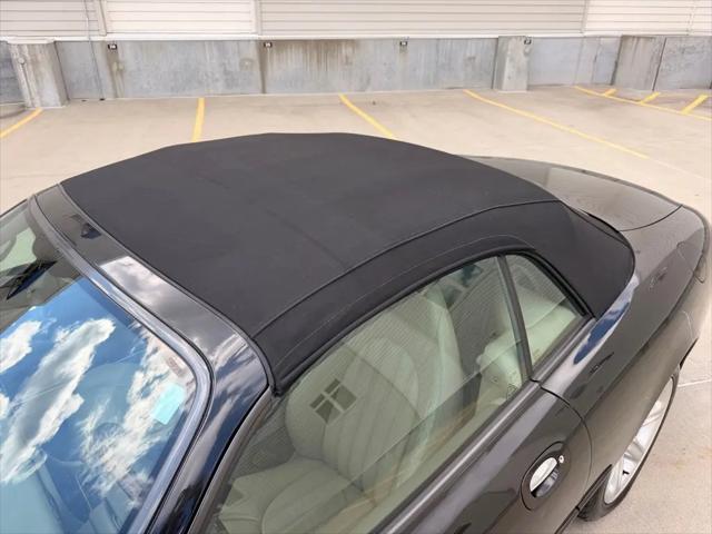 2000 Jaguar XK8 Standard