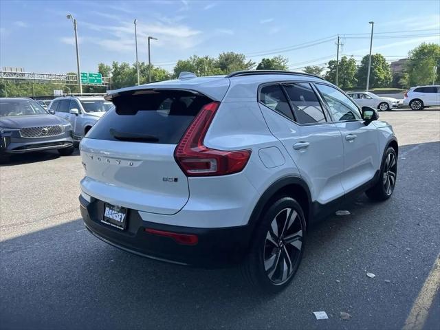 2023 Volvo XC40 B5 Plus Dark Theme