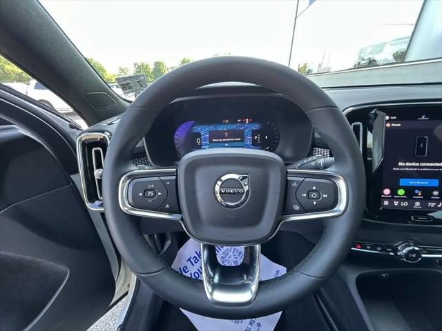 2023 Volvo XC40 B5 Plus Dark Theme
