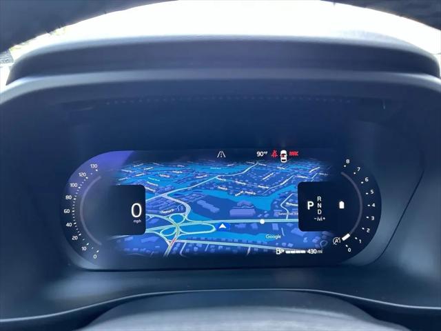 2023 Volvo XC40 B5 Plus Dark Theme