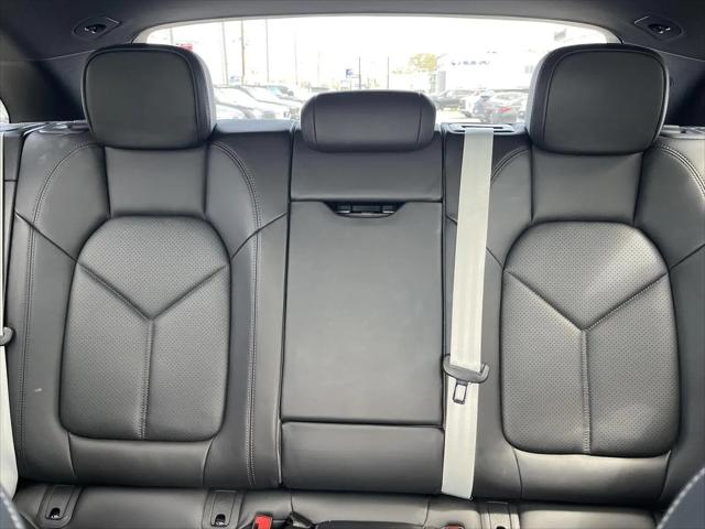 2023 Porsche Macan Macan