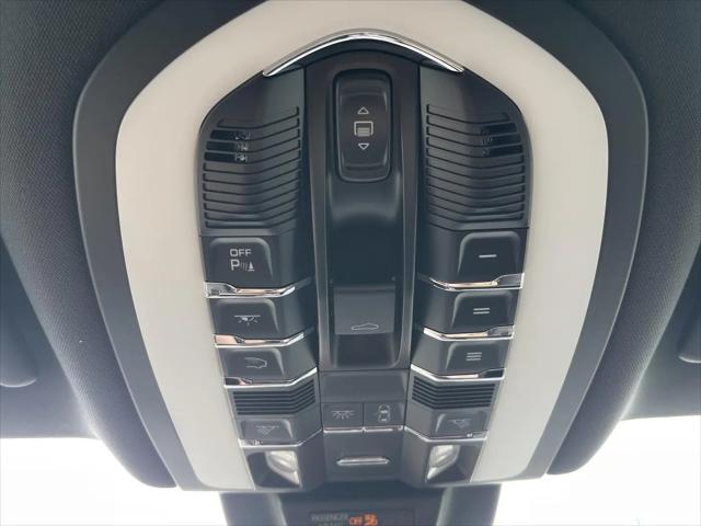 2023 Porsche Macan Macan