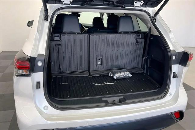 2026 Toyota Highlander Hybrid Limited