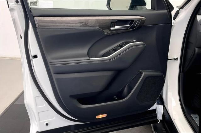 2026 Toyota Highlander Hybrid Limited