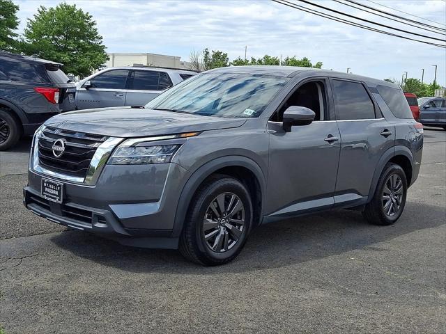 2022 Nissan Pathfinder S 4WD