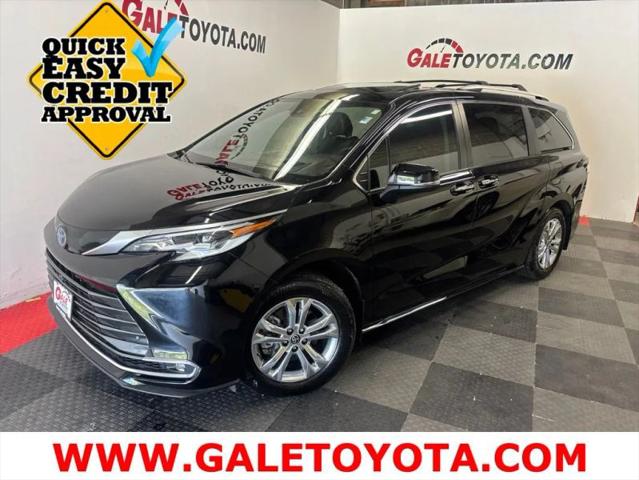 2022 Toyota Sienna Platinum for sale in Enfield, CT