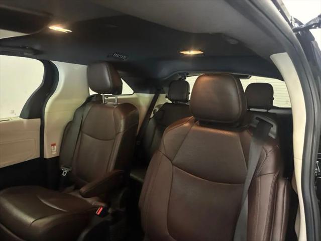2022 Toyota Sienna Platinum