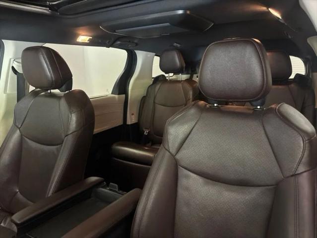 2022 Toyota Sienna Platinum