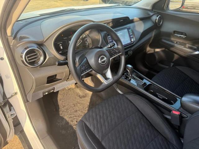 2022 Nissan Kicks SV Xtronic CVT