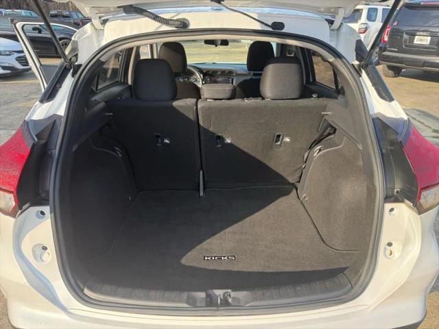2022 Nissan Kicks SV Xtronic CVT