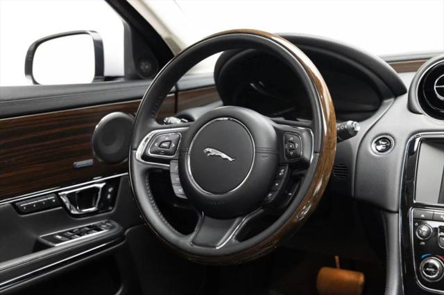 2016 Jaguar XJ R-Sport