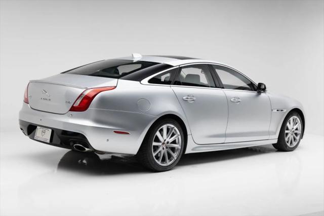2016 Jaguar XJ R-Sport
