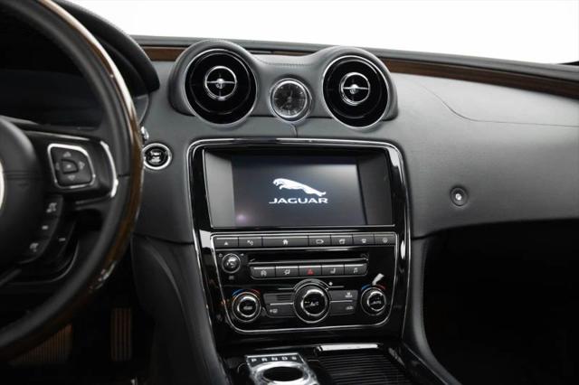2016 Jaguar XJ R-Sport