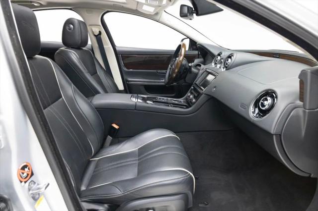 2016 Jaguar XJ R-Sport