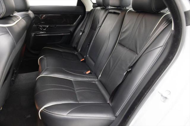 2016 Jaguar XJ R-Sport