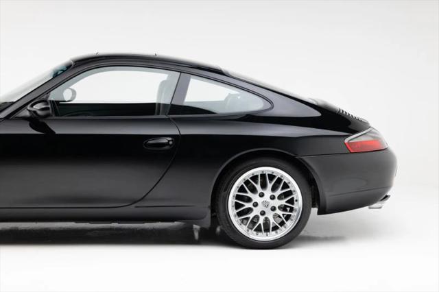 2001 Porsche 911 Carrera 4