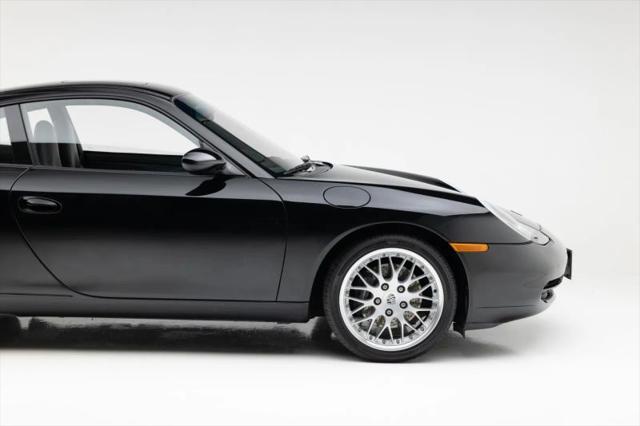 2001 Porsche 911 Carrera 4