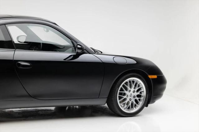 2001 Porsche 911 Carrera 4