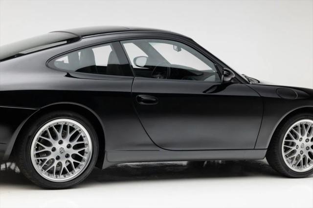 2001 Porsche 911 Carrera 4