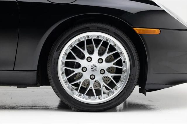 2001 Porsche 911 Carrera 4