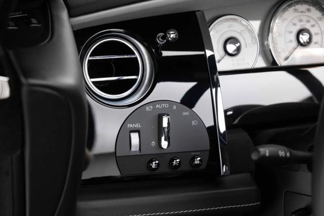 2019 Rolls-Royce Dawn Base
