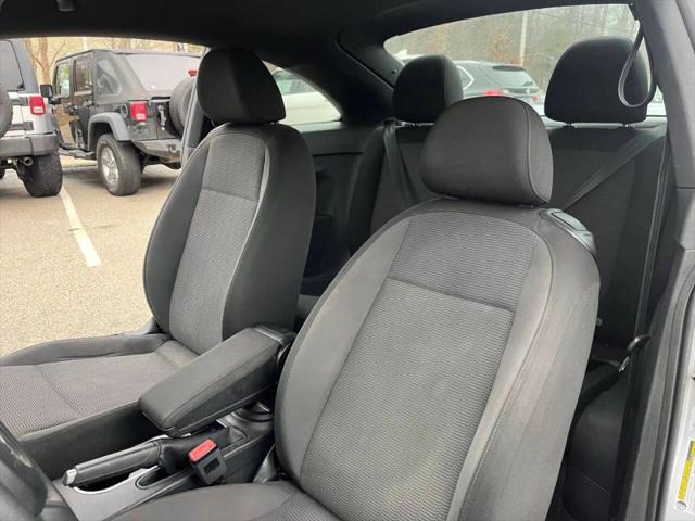 2014 Volkswagen Beetle 1.8T Entry