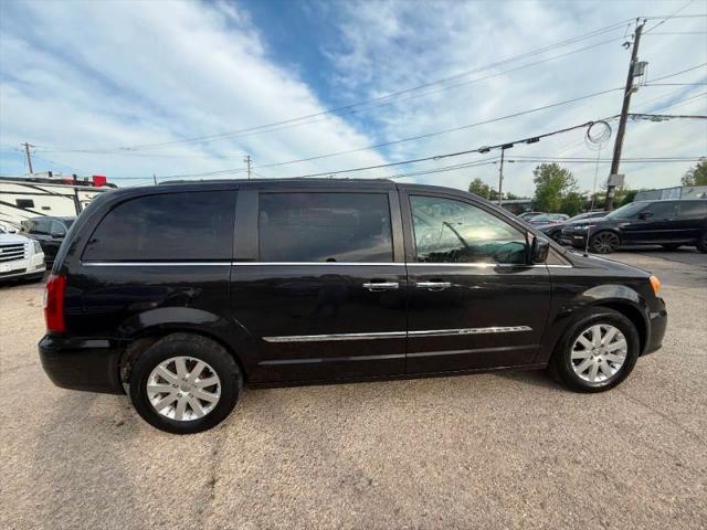 2014 Chrysler Town & Country Touring