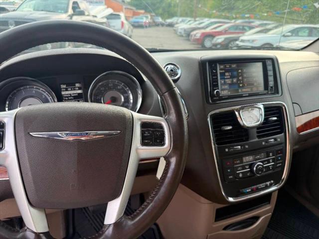 2014 Chrysler Town & Country Touring