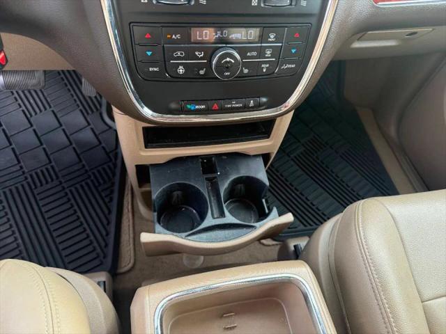 2014 Chrysler Town & Country Touring