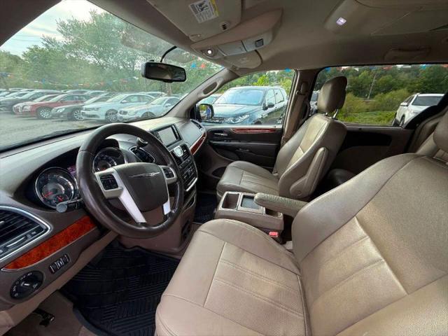2014 Chrysler Town & Country Touring